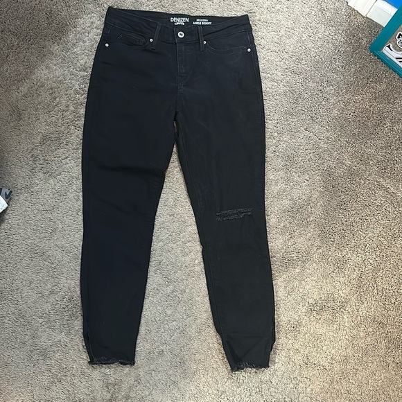 Target Black Levi Jeans with hole - Picture 1 of 6